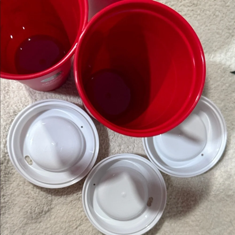 New 3 Starbucks Festive Red Cups with White Design - Picture 7 of 7